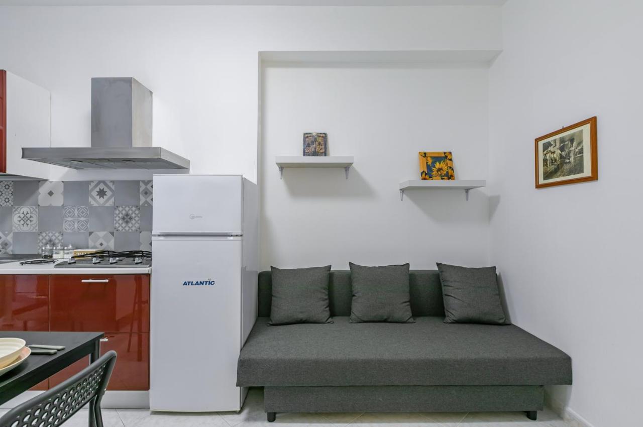 Villa Malfitano And Lolli Station Apt With Terrace Palermo Esterno foto